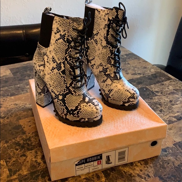 cape robbin snake boots